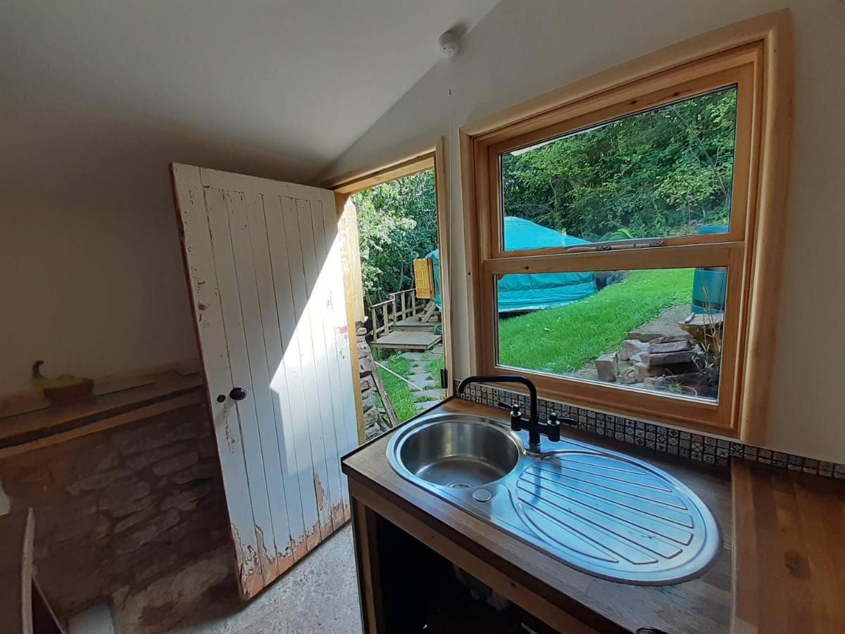 Oakdean Cottage Yurt Blakeney  Exterior photo